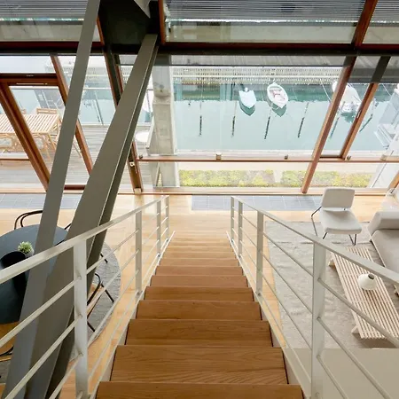 Beautiful Apt Near The Harbour *